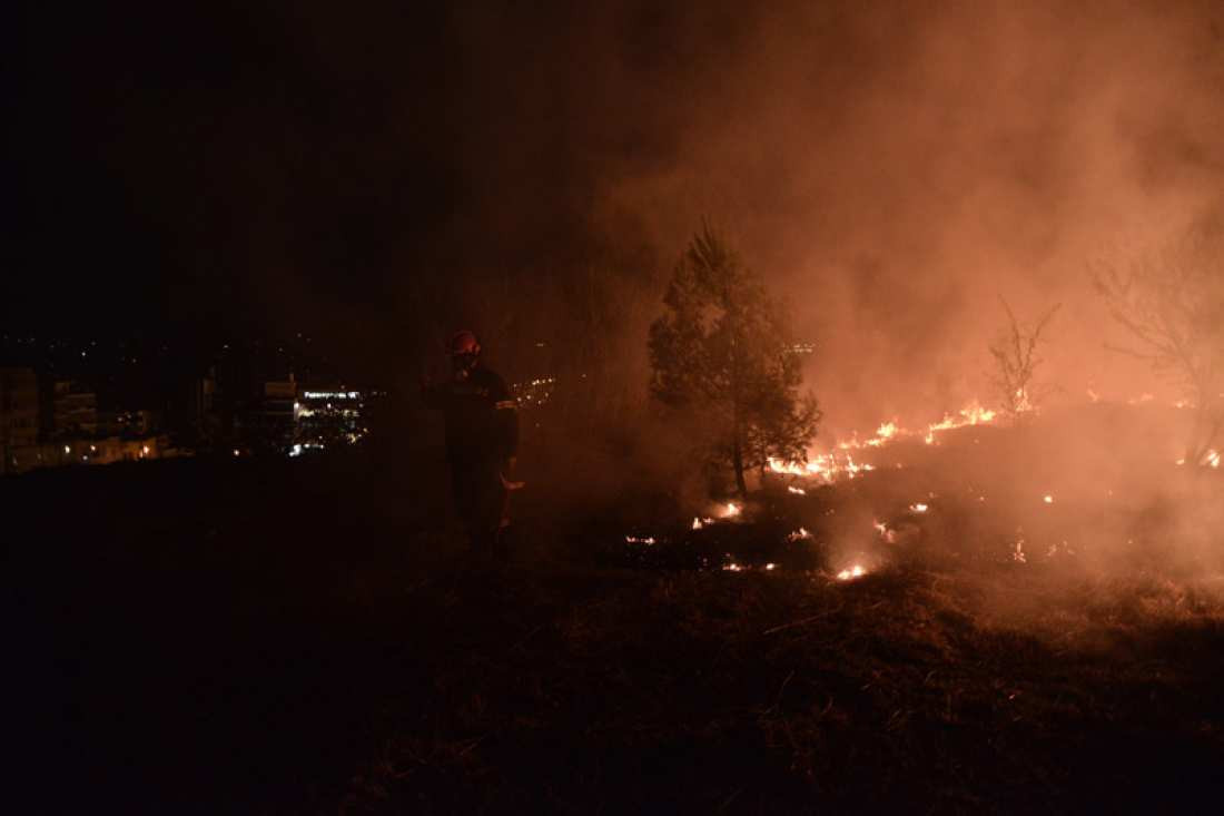 Φωτιά τώρα στο Άλσος Βεΐκου